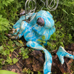 Neues krabbelt aus der Erde