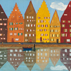 Häuser spiegeln sich im Wasser