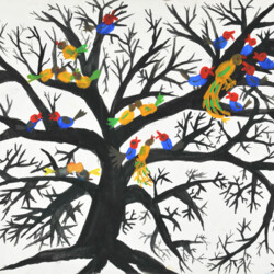 Alter Baum mit Vögeln