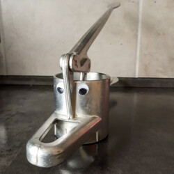 Habe ein Auge auf dich