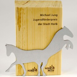 Pokal für Olympiasieger Michael Jung